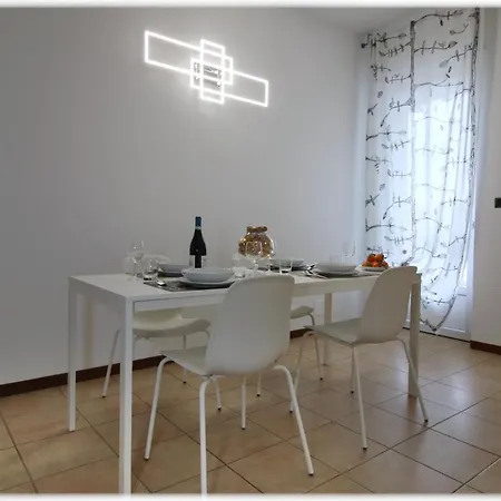 Apartment 10 Min Metro Palavela